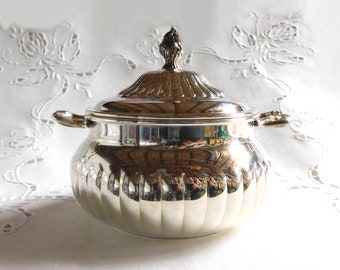 Covered Round Butter Dish, Silver Plated Hollowware in the Queen Anne Style by Sheridan Silver Company