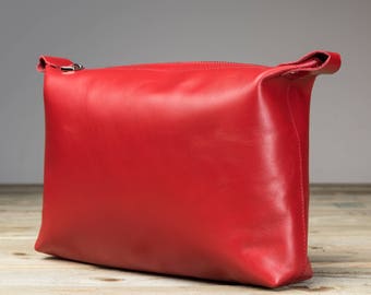 Pochette en cuir rouge, pochette cosmétique en cuir rouge, pochette zippée en cuir, trousse de toilette cadeau, cadeau personnalisé, cadeau de la fête des Mères