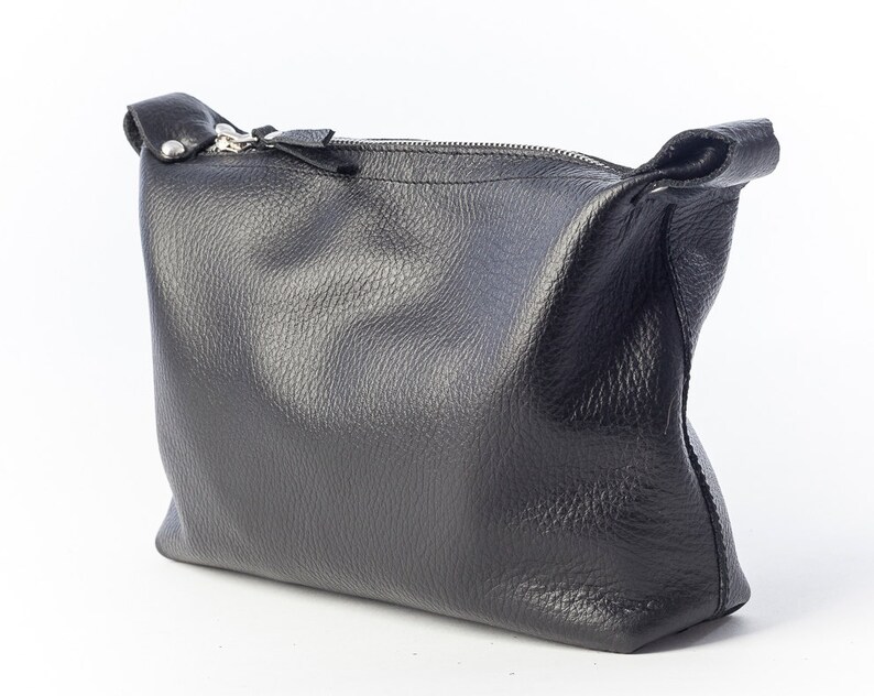 Personalized Leather Dopp Kit Gift Leather Toiletry Bag Leather Travel Bag Bridesmaids Gift