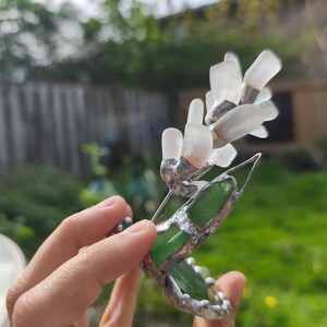 Miniatyrhyacintblomma i havsglas, ringformad blomkomposition i målat glas, botanisk konstdekor bild 6