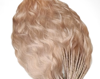 Rozeblonde dreadlocks met een golvend los uiteinde Golvende dreadlocks Pearl dreadlocks extensions Tijdelijke imitatiehaardreads Pearl losse golvende dreadlocks