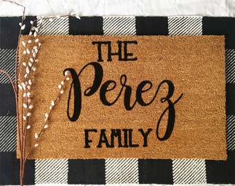 Custom Personalized Family Doormat, family welcome mat, last name doormat, personalized porch door mat, housewarming gift, realtor gift