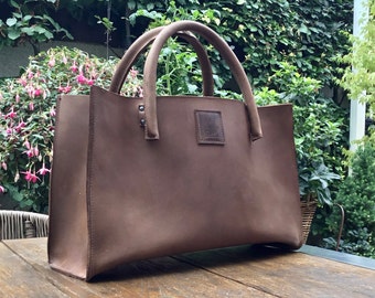 Handmade leather bag tote bag leather used look minimalist and durable
