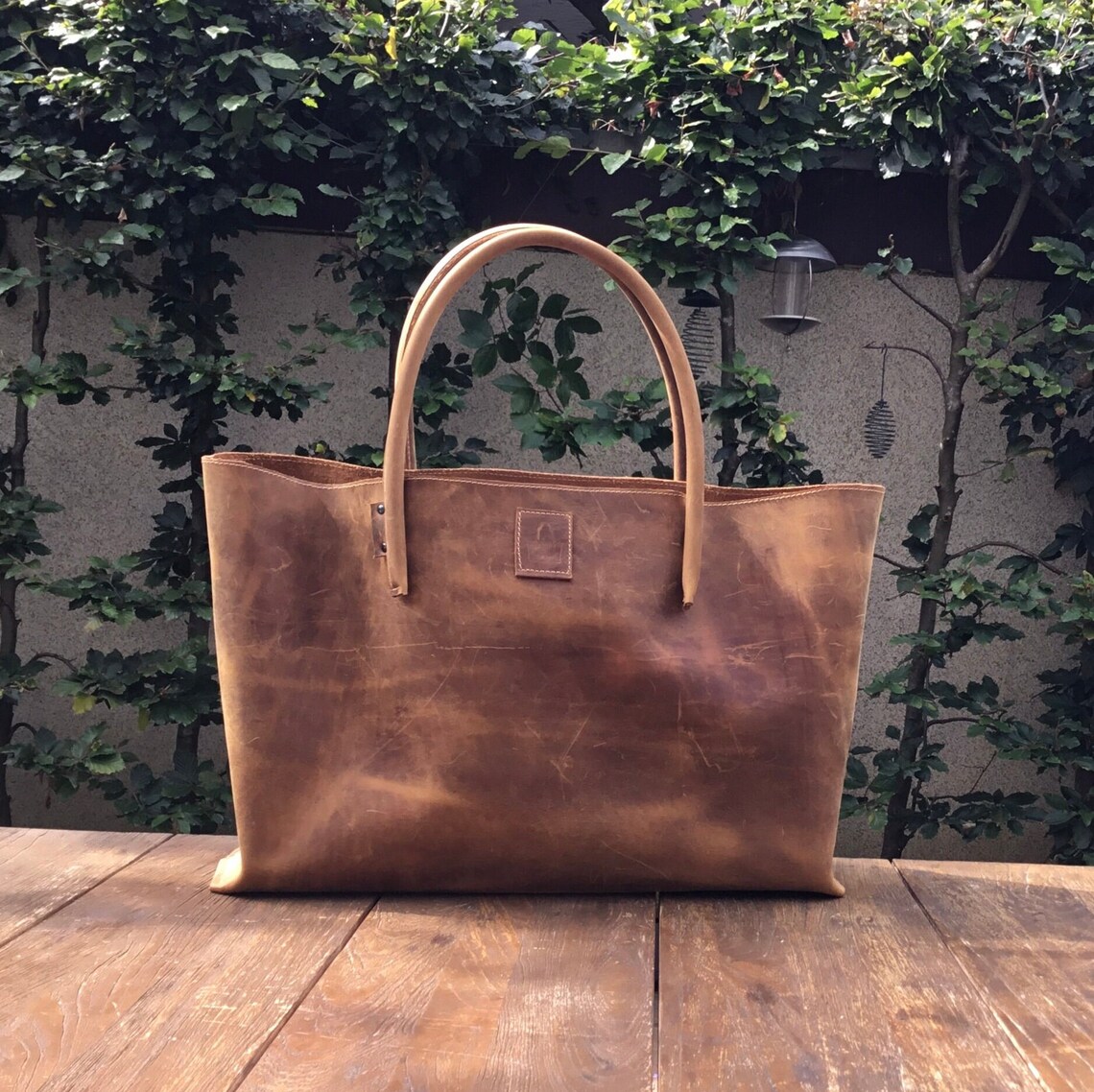 Lottie™ - Elegante Einkaufstasche aus Leder mit großem Fassungsvermögen