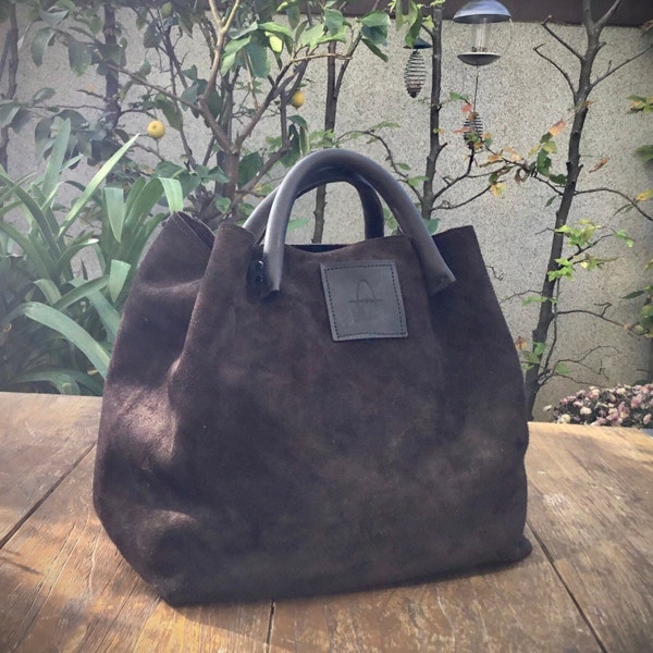 Kleine Ledertasche Handtasche, Bucket Bag,  samtig-weiches Veloursleder handmade