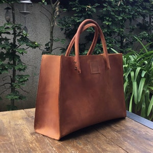 cognac braune Ledertasche für Unterlagen Leder tote bag  Rindleder used look Design und weitere Farben handmade