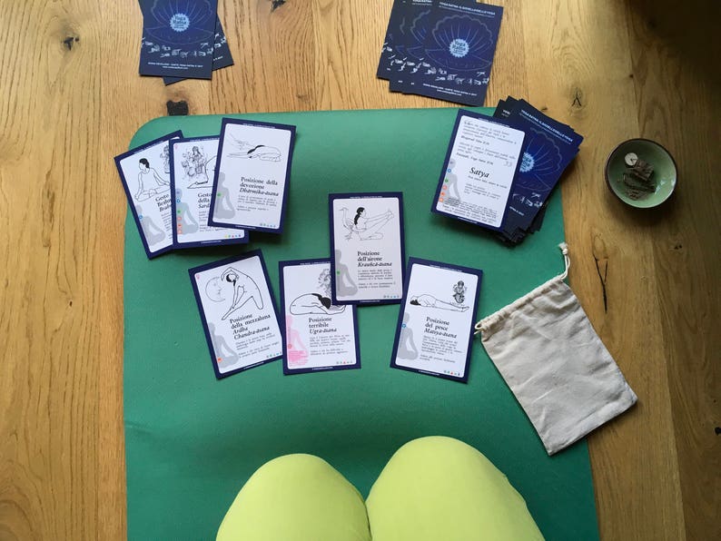 Carte Yoga Ratna per la tua pratica yoga in autonomia ottimo regalo per insegnante yoga immagine 2