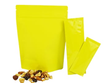 C129-46 - Bolsas para refrigerios QQ Studio con sellado térmico, de lámina brillante amarilla y bolsas de pie mate (paquete de 200 bolsas + regalo)