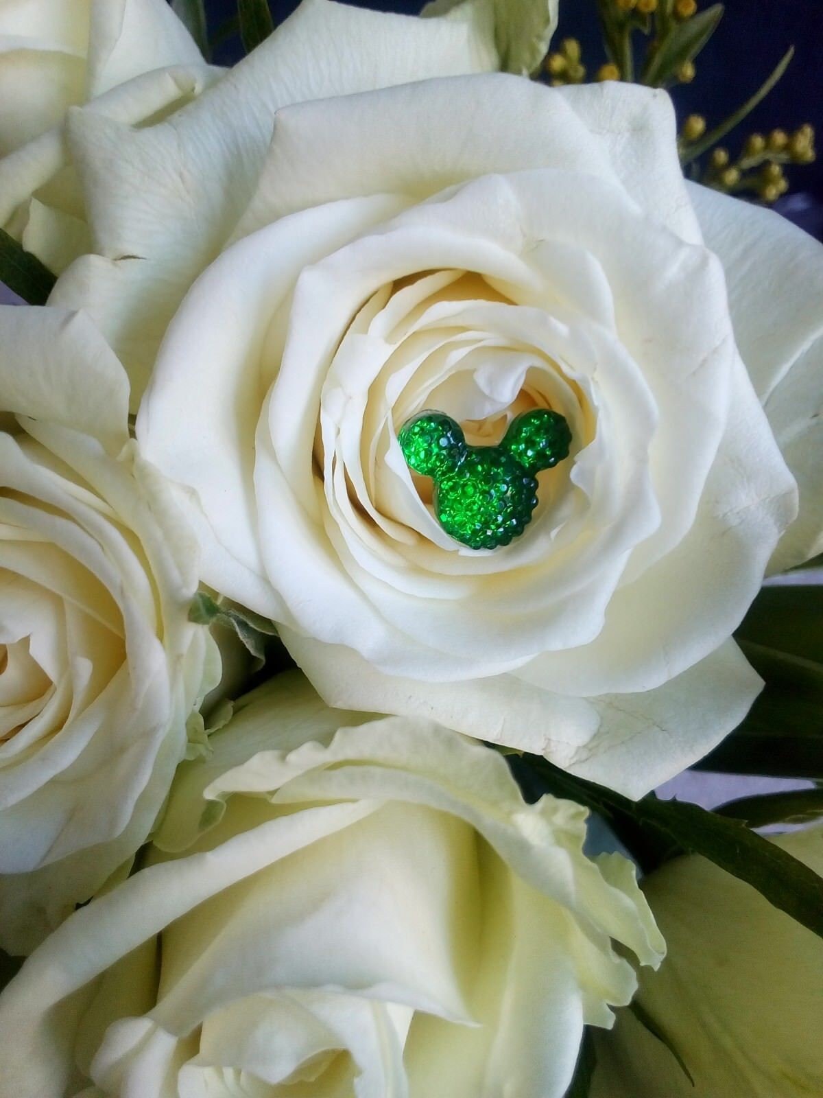 SPECIALOFFER Disney Mickey Bling Minnie Mouse Hidden Ear Flower Pins Brides  Wedding BOUQUET Various Colours Available 