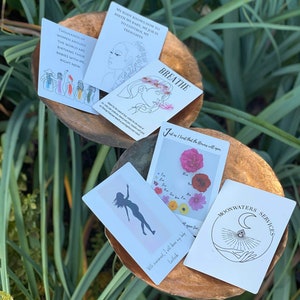 Cartes illustrées d'affirmation de naissance du service MoonWaters
