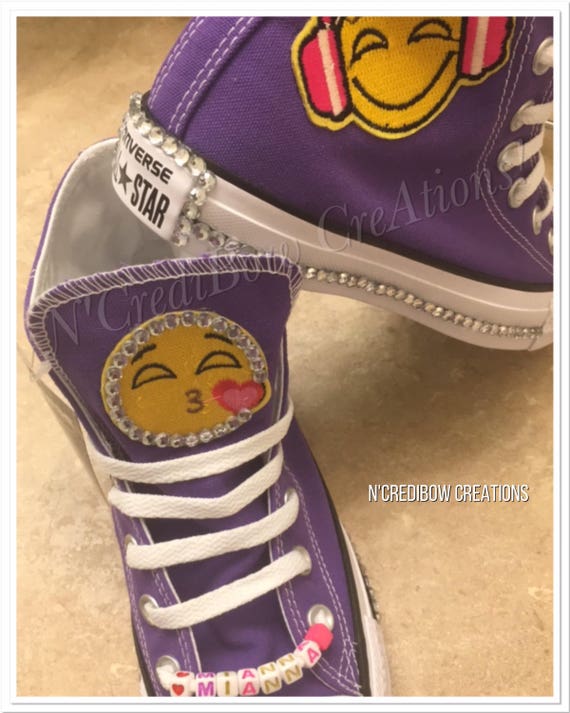purple converse girl
