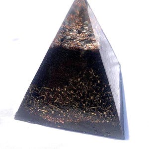 hand made quartz crystal Orgone Energy pyramid for meditation home office decoration emf protection