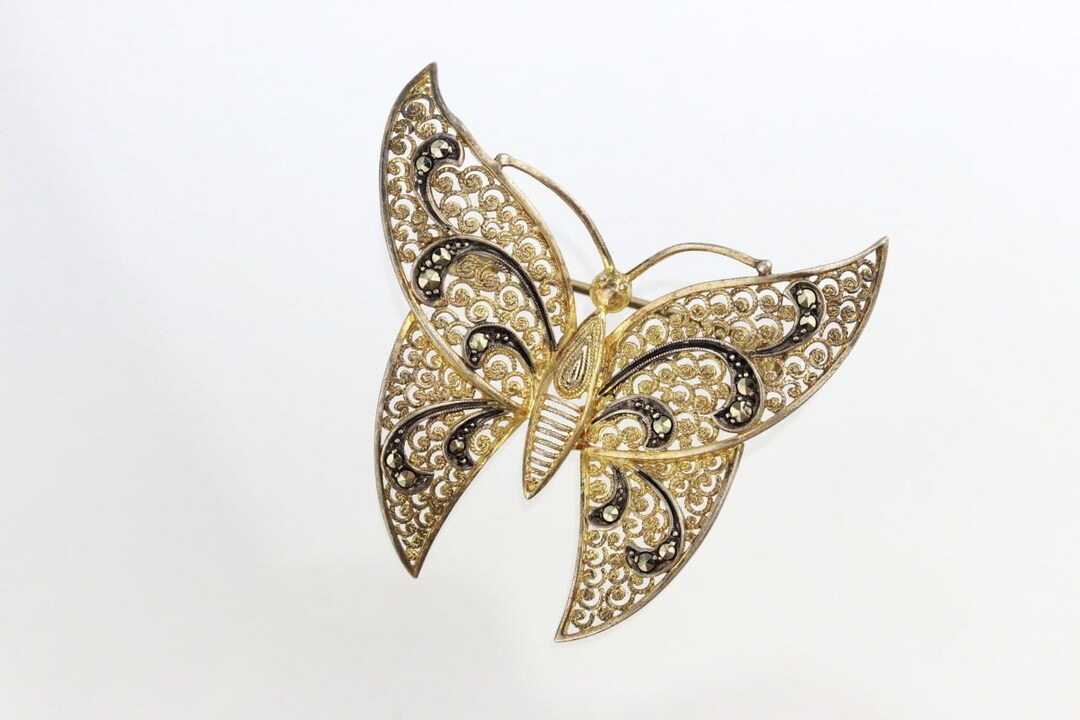 Broche Papillon Argent Avec Cristaux - Bijou élégant, Neuf Sans Emballage, Couleur Argentée