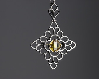 Broche-colgante flor de lis de plata