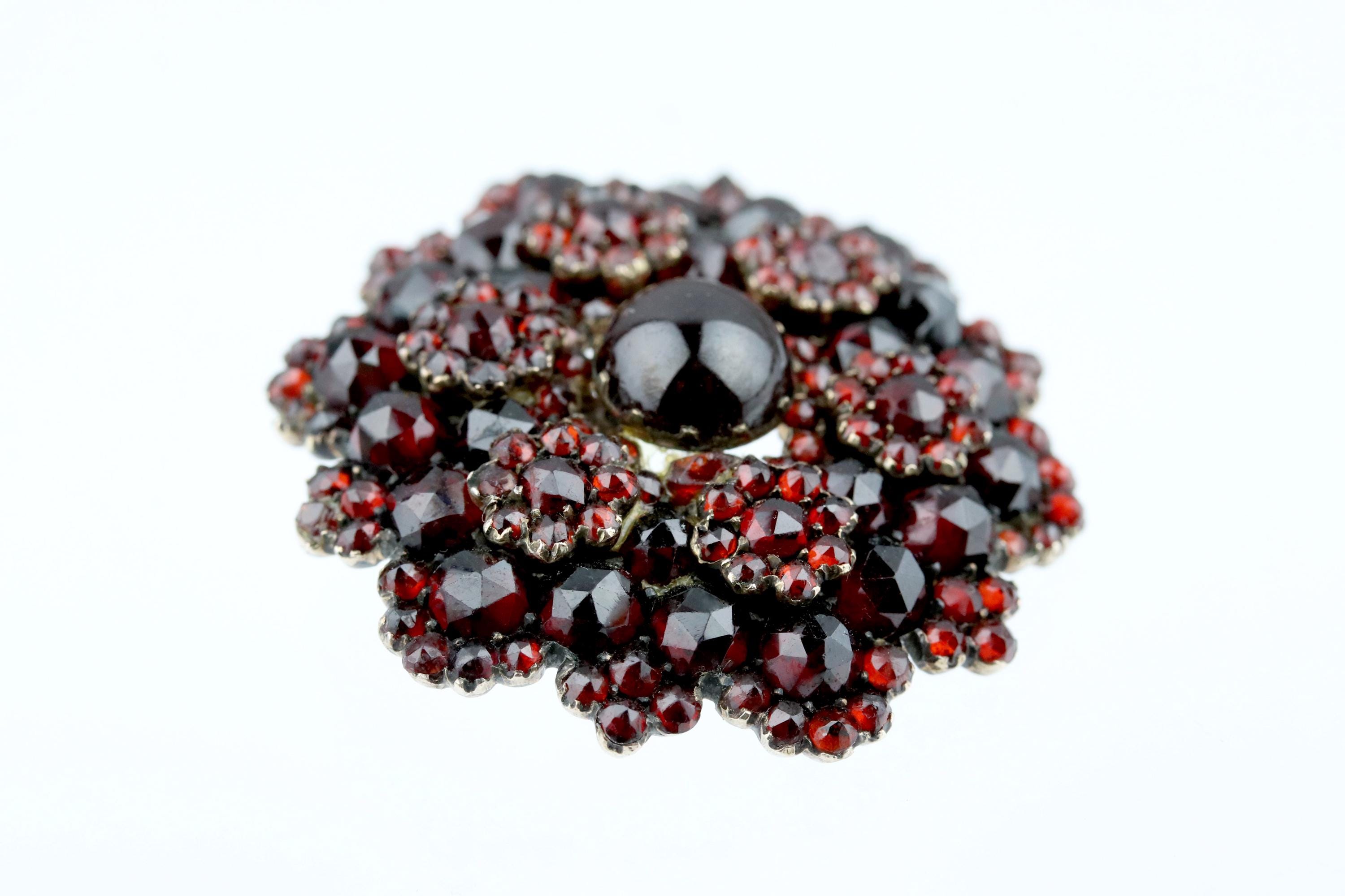 アンティークボヘミアンガーネットフラワーブローチ - Etsy 日本