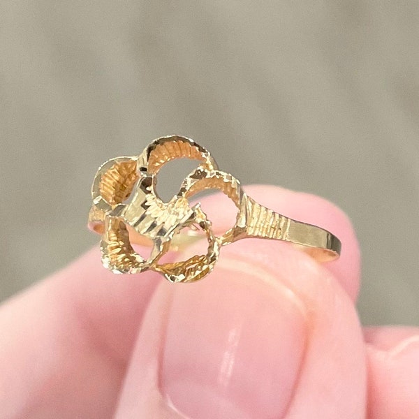 14K Dainty Flower filigree etched hawaiian style light solid yellow gold size 6.75 7 band statement ring