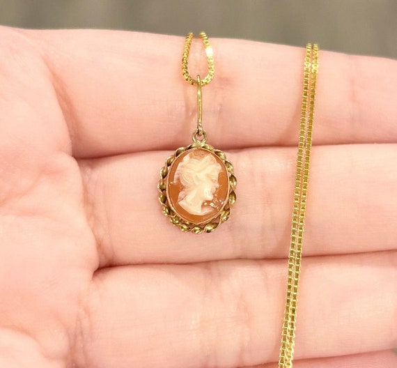 Vintage Italian 14K small Ladies Cameo solid yell… - image 1