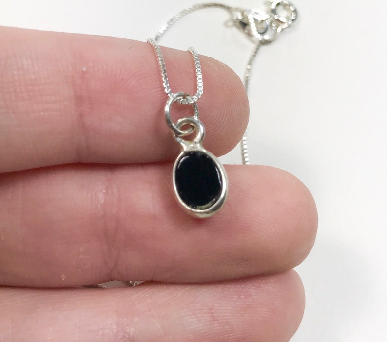 Petite Cabochon Black Onyx 925 Sterling Silver Pendant Necklace