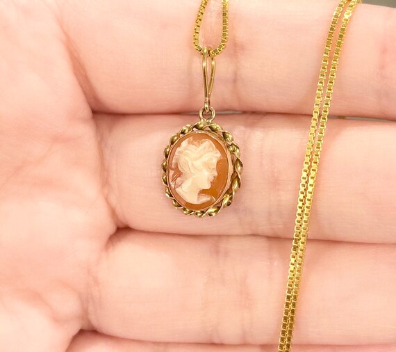 Vintage Italian 14K small Ladies Cameo solid yell… - image 3