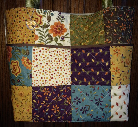 Candy Cane /& Holly Ready to Ship 17 x 12 Cardinal Quilted Placemats Set of 4 with Roses Pine