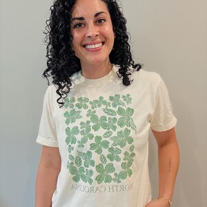 NC Dogwood Cropped T-Shirt: Comfort Colors North Carolina Tee cream & sage