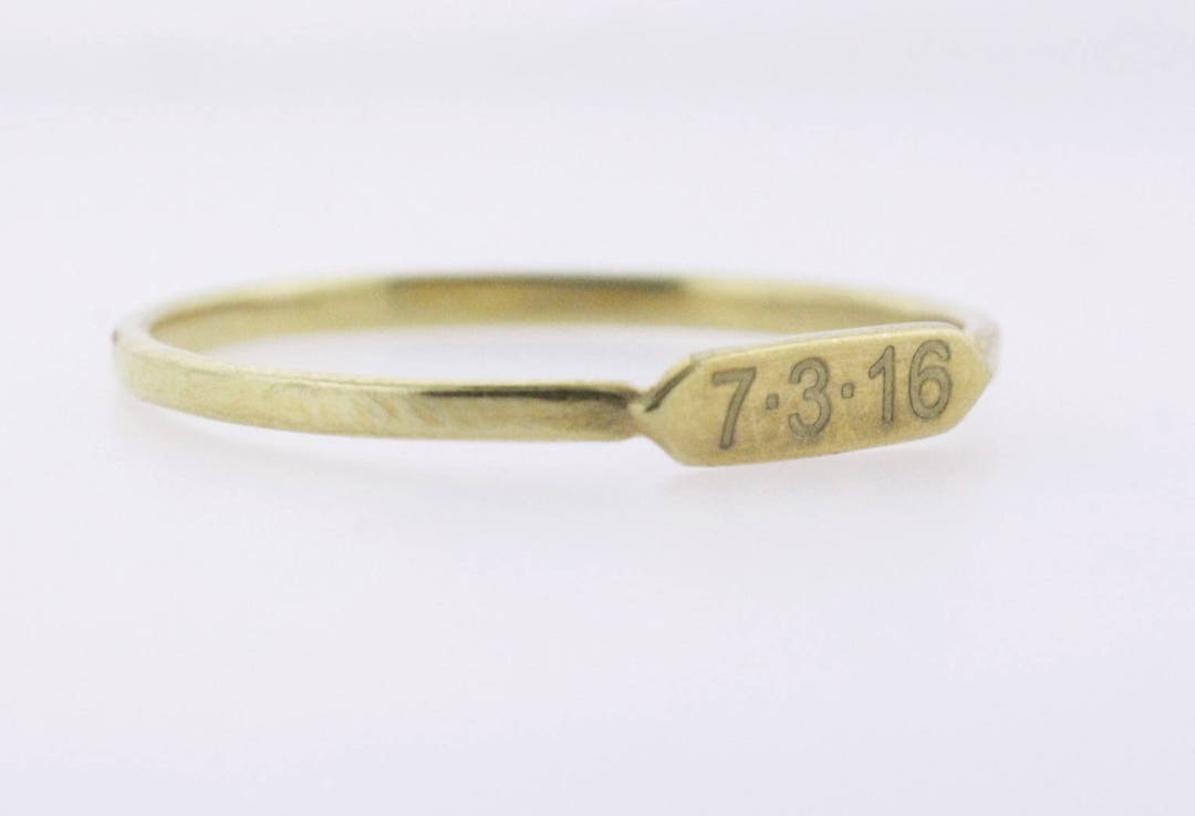 Personalized Yellow Gold Signet Ring With Important Date - Etsy