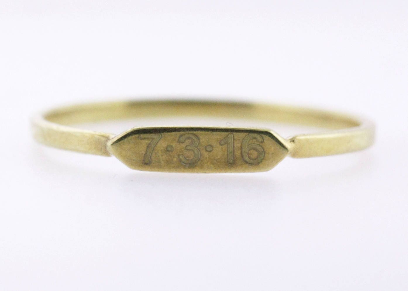 Personalized Yellow Gold Signet Ring With Important Date - Etsy