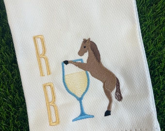 Asciugamano per ospiti ricamato "The Tipsy Horse" di ChardonNeigh