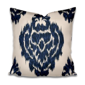 ENVÍO INMEDIATO Almohada azul marino Ikat almohada azul marino marfil almohada azul y crema almohada ikat con estampado grande 24x24 22x22 20x20 almohada decorativa azul marino oscuro