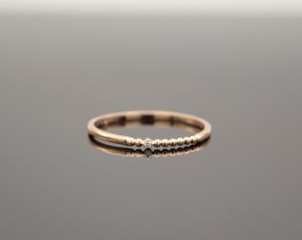 Fine 585 red gold ring with diamond