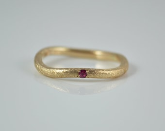 Pre-inserted ring "Minimalistic Gold-Ruby" handmade ring made of 333 gold - genuine ruby