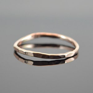 Pre-inserted ring "Minimalistic hammered rosé" handmade gold ring