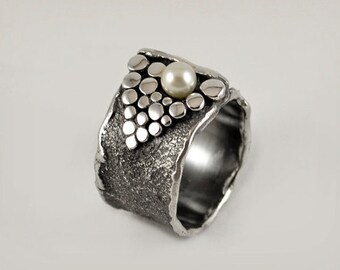 Silber - Ring "Granulat mit Perle"