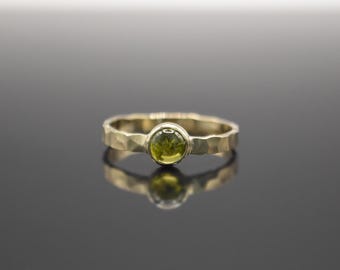 Turmalinring aus 333er Gelbgold - "Waldlicht“