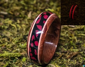 Size 9 1/2 Camphur Burl Glow In The Dark Bent Wood Ring with black cherry and black jet stone and 2 red glowing bands, wood anniversary