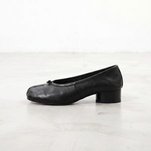 Handgjorda Tabi-skor med split toe, bekväma 3 cm lågklackade eller platta Tabi-skor, minimalistiska läderskor, avantgardistisk stil, trendiga Tabi-loafers bild 4
