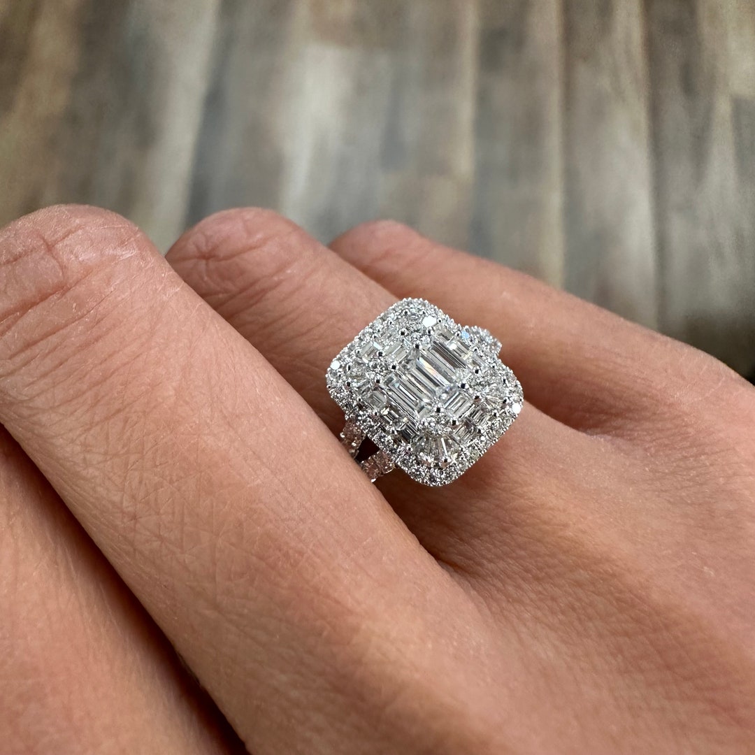 18K White Gold Diamond Cluster Ring – Elegant Engagement, Wedding