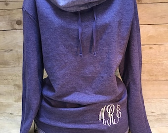 Camisa monogramada, sudadera monogramada, camisa personalizada, ropa activa, sudadera personalizada, sudadera perppy, ropa casual