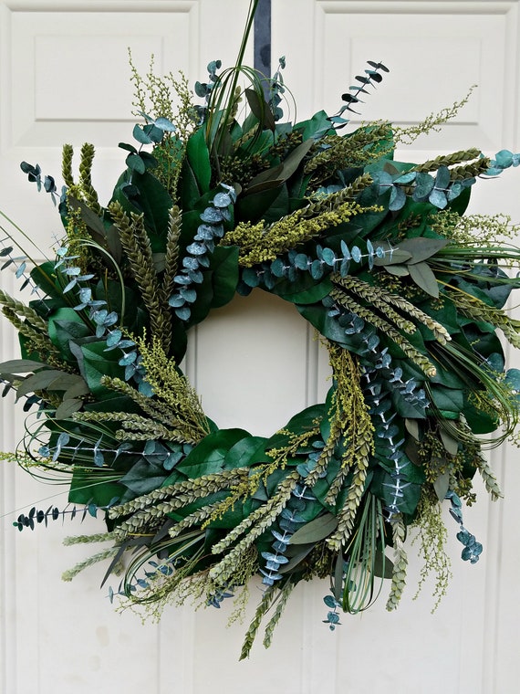 Farmhouse style wreath made with all natural preserved | Etsy