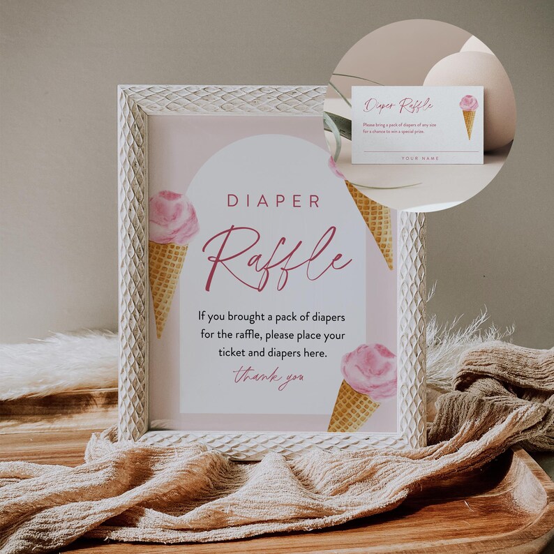 Puede incluir: Un cartel enmarcado en blanco con fondo rosa y gr&aacute;ficos de conos de helado. El cartel dice "DIAPER Raffle" y "Si trajiste un paquete de pa&ntilde;ales para la rifa, por favor coloca tu boleto y los pa&ntilde;ales aqu&iacute;. Gracias."