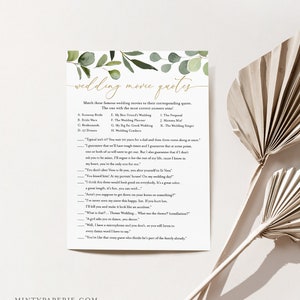 Peut inclure: Un jeu de mariage imprimable avec un fond vert feuillu. Le jeu demande aux joueurs de faire correspondre des citations de films de mariage c&eacute;l&egrave;bres &agrave; leurs titres de films correspondants. Le jeu comprend des citations de films comme "La Proposition", "Guerre des mari&eacute;es", "Le mariage de mon meilleur ami" et "Mamma Mia!"