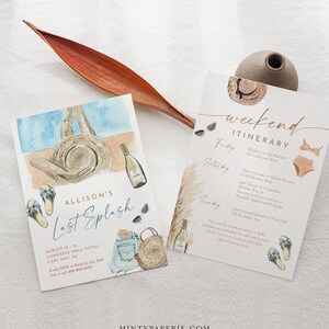 Pode incluir: Uma ilustra&ccedil;&atilde;o em aquarela de uma cena de praia com um chap&eacute;u de palha, sand&aacute;lias, uma jaqueta jeans, uma bolsa de tecido e uma garrafa de vinho. O texto "Allison's Last Splash" est&aacute; escrito em uma fonte de letra cursiva. O texto abaixo diz "August 13-15, Congress Hall Hotel, Cape May, NJ. Por favor, responda a Emily at&eacute; 30 de julho, por mensagem de texto ou liga&ccedil;&atilde;o para 000-000-0000."