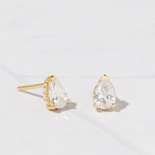 Simple Gold Stud Earrings Minimalist Tear Drop Studs Dainty Earrings Cubic Zirconia Diamond Earrings CZ Earrings CZ Studs Bridal Earrings