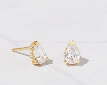 Simple Gold Stud Earrings Minimalist Tear Drop Studs Dainty Earrings Cubic Zirconia Diamond Earrings CZ Earrings CZ Studs Bridal Earrings