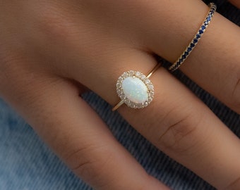 Opaal ring, sierlijke ring, oktober Birthstone, opaal sieraden, stapelbare ringen, ringen voor vrouwen, cadeau voor haar, cadeau voor moeder, edelsteen ring