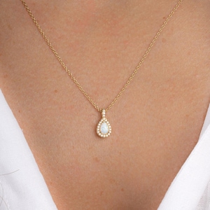 Collar con colgante de ópalo, collar con colgante de oro, joyería con piedra de nacimiento, collar con piedras preciosas, joyería de ópalo, collar minimalista, collar de ópalo y plata.