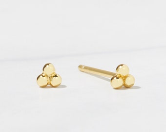 Tiny Earrings, Tiny Stud Earrings, Minimalist Earrings, Cartilage Ear Stud, Dainty Earrings, Tragus Earrings, Delicate Earring, Tiny Studs