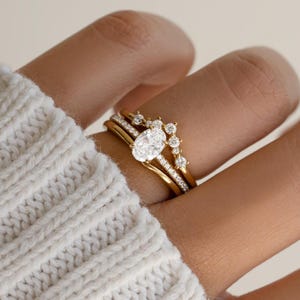 Conjunto de anéis de noivado ovais da Sami Jewels, conjunto de anéis de compromisso, conjunto de anéis de noivado, joias de noivado, anéis empilháveis, anéis de diamante, conjunto de anéis