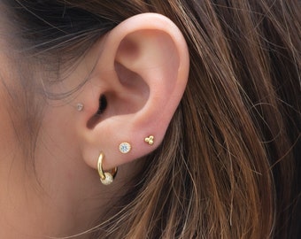 Tiny Earrings, Tiny Stud Earrings, Minimalist Earrings, Cartilage Ear Stud, Dainty Earrings, Tragus Earrings, Delicate Earring, Tiny Studs