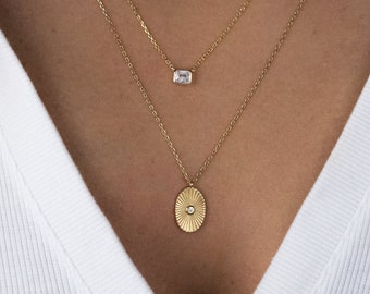 Medallion Necklace, Dainty Necklace, Gold Pendant Necklace, Coin Necklace, Gold Necklace, Layering Necklace, Gold Medallion, Gift for Her